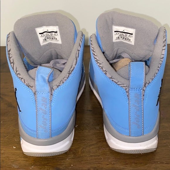 Jordan Flights Carolina Blue - Picture 3 of 4